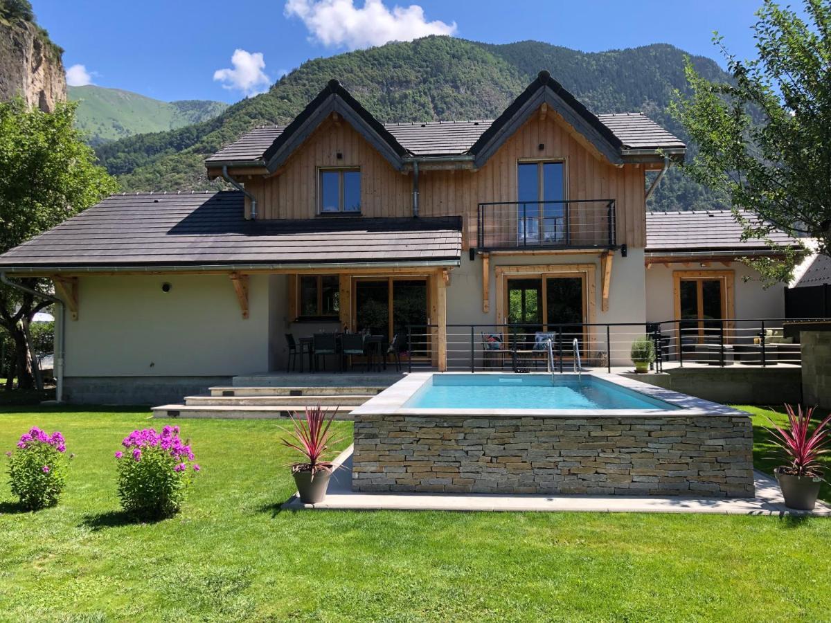Chalet Barbara With Swimming Pool In The Heart Of Oisans Le Bourg-dʼOisans Buitenkant foto